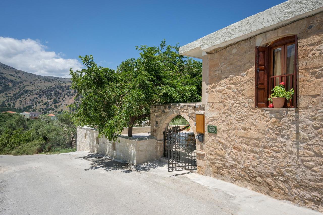 Pagonas Traditional House Mourion  Exterior photo