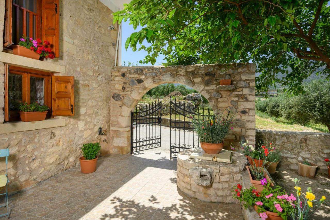 Pagonas Traditional House Mourion  Exterior photo